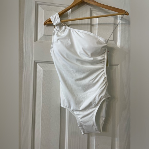 NWT MICHAEL Michael Kors Logo Ring One Shoulder One Piece Swimsuit, white - Picture 3 of 6